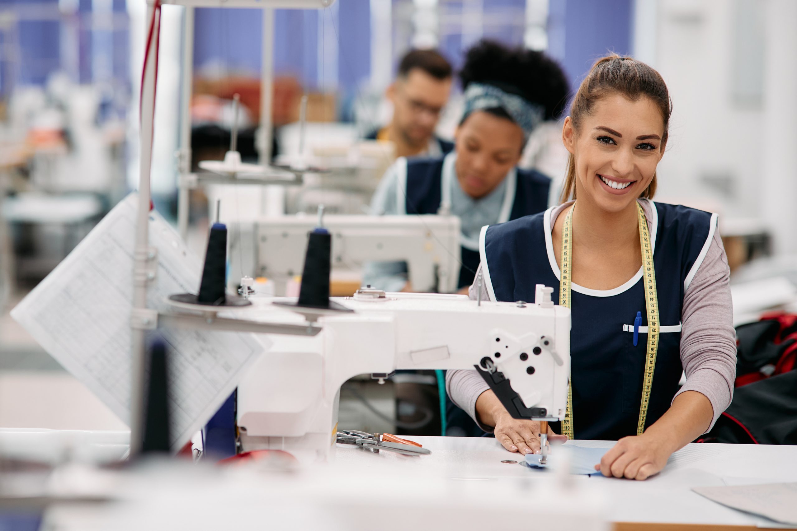 El impacto del comportamiento del consumidor en las horas de trabajo en la industria textil